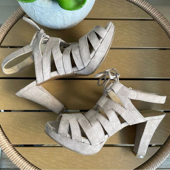 Naturalizer Kappa Peep Toe Heels Ankle Strap Faux Suede Sandals Women’s Size 6.5 - Picture 7 of 13